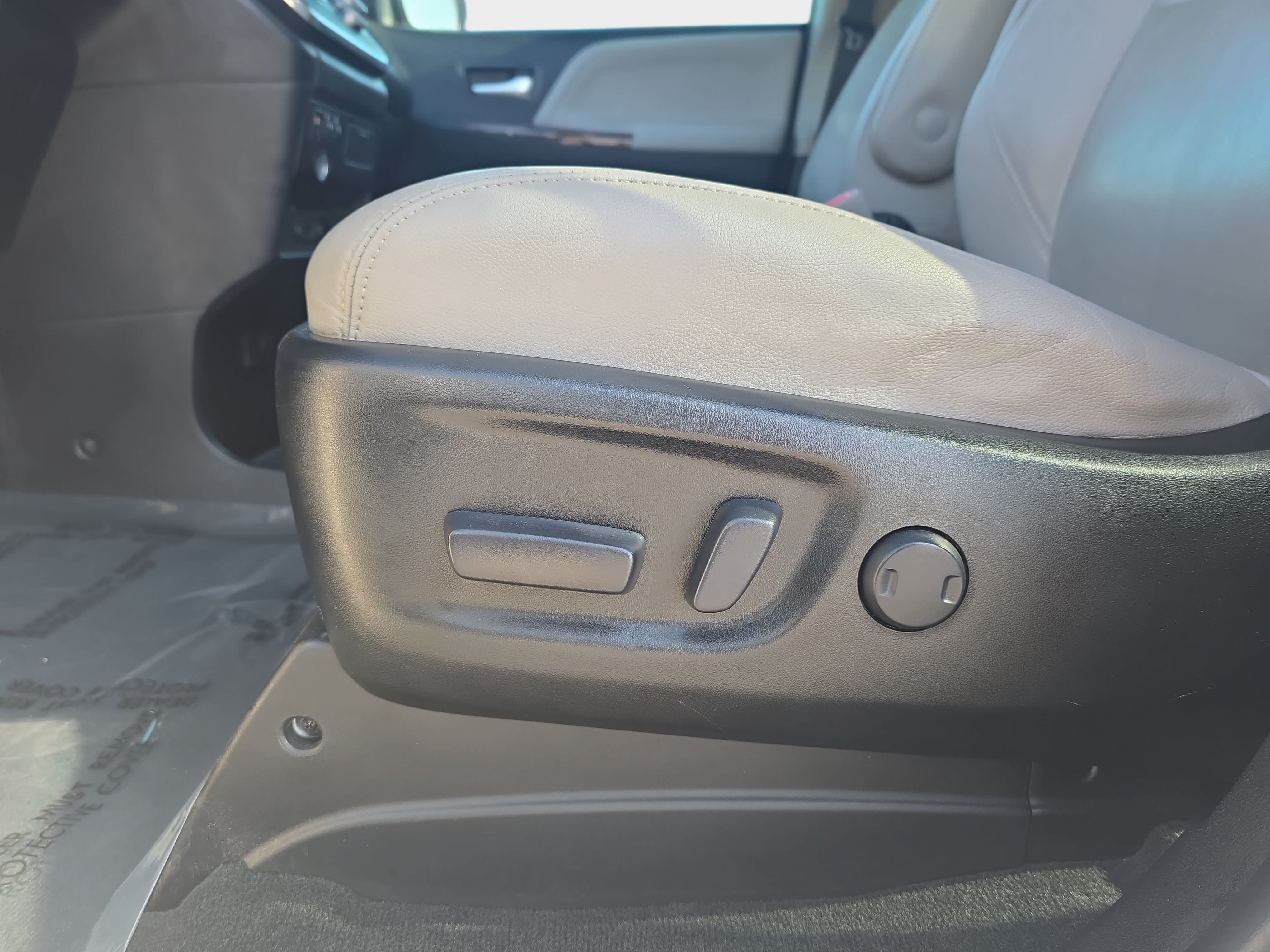 Used 2015 Toyota Sienna Limited Premium AWD/4WD image 30