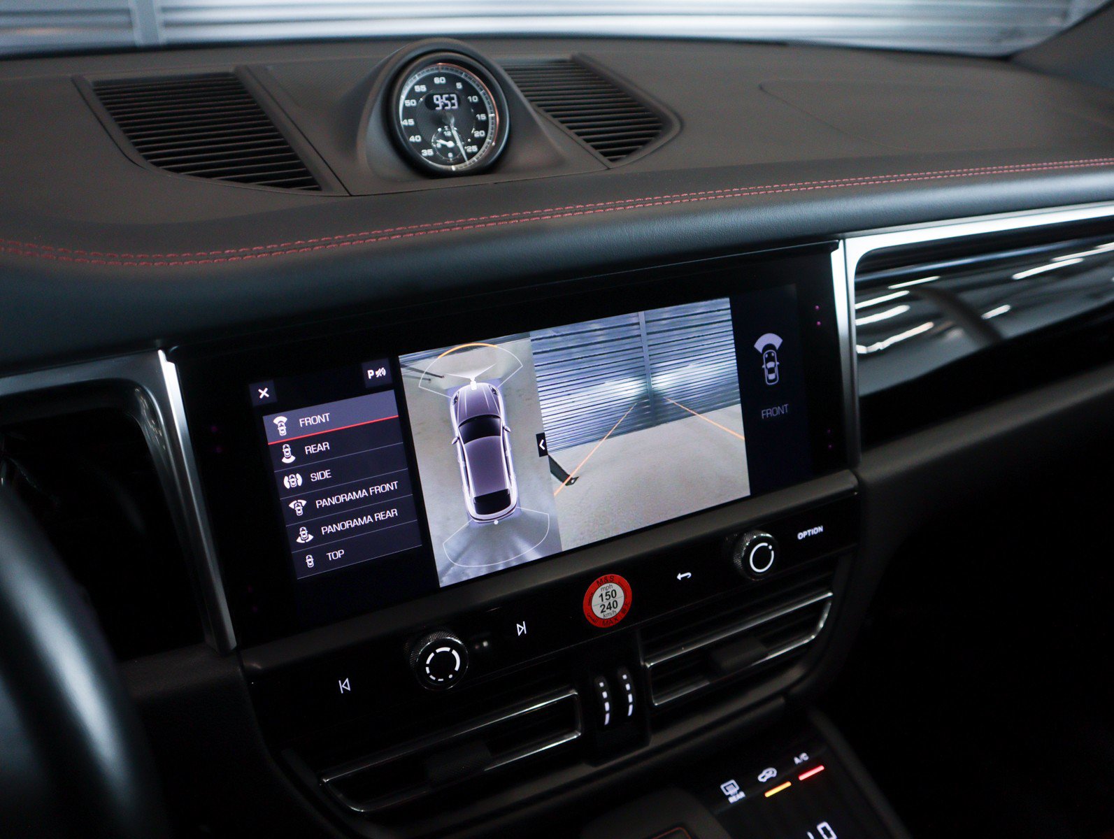 Certified 2024 Porsche Macan S AWD/4WD image 19