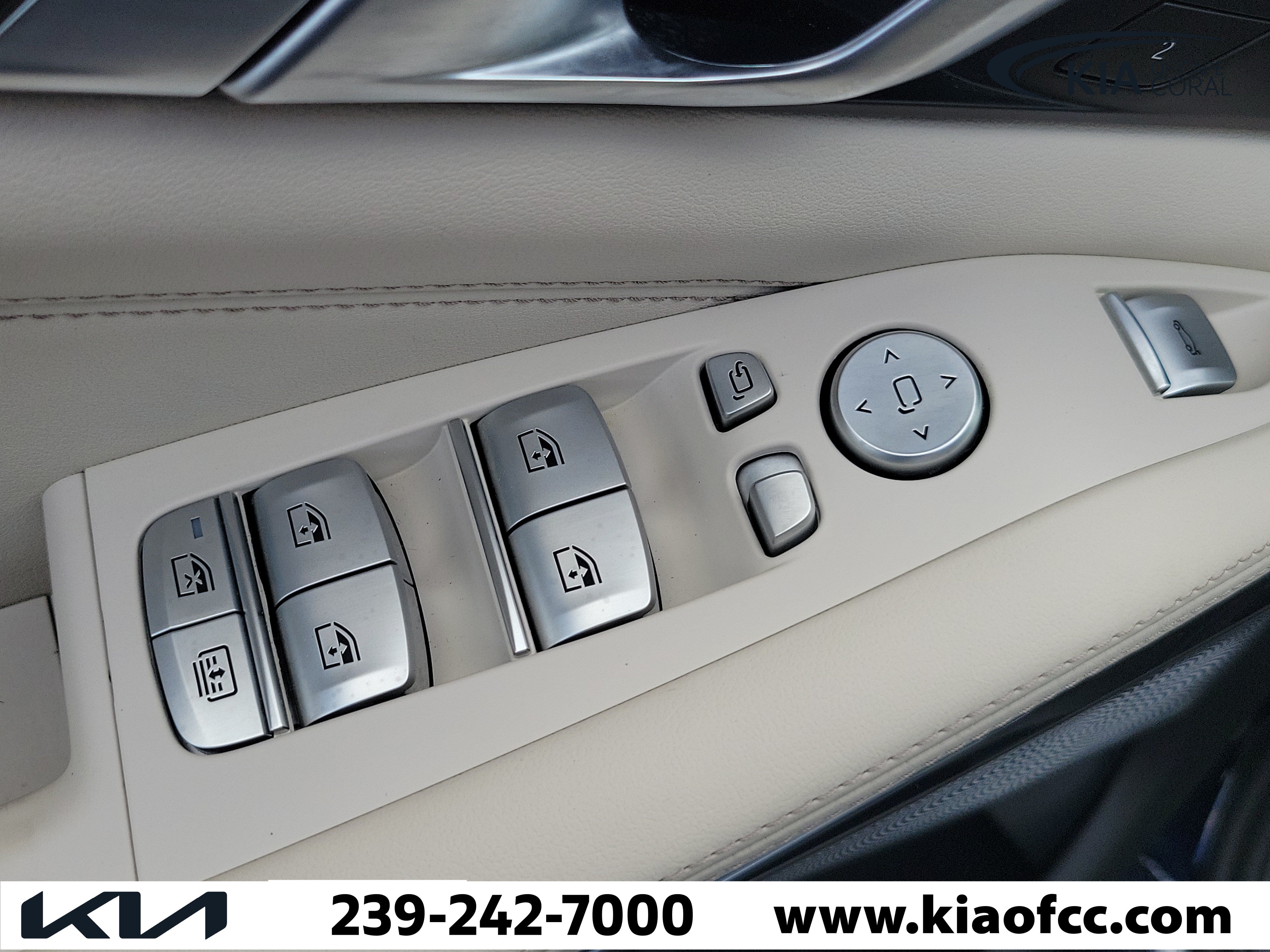Used 2025 BMW X7 M60i AWD/4WD image 26