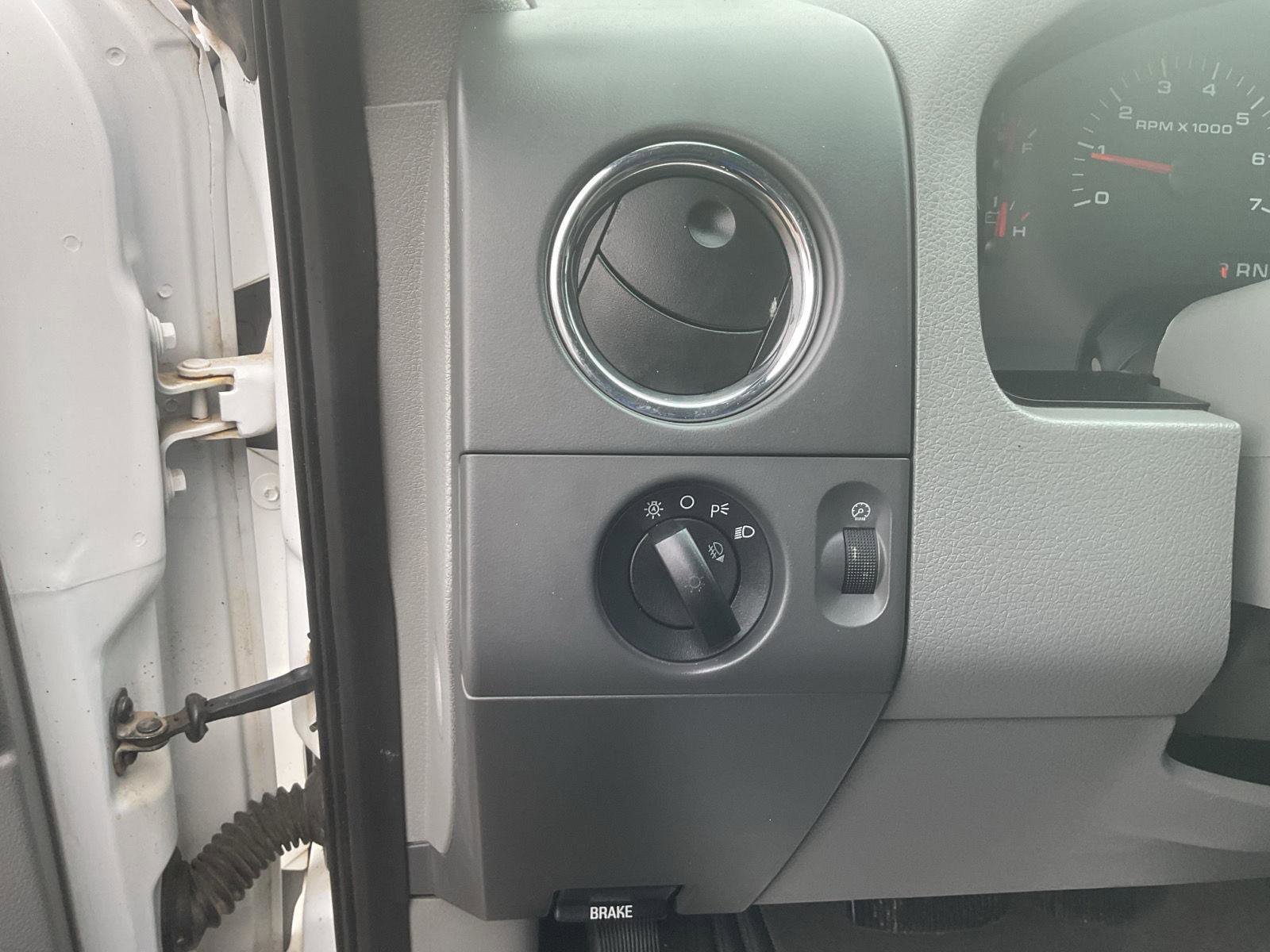 Used 2004 Ford F150 XLT image 12