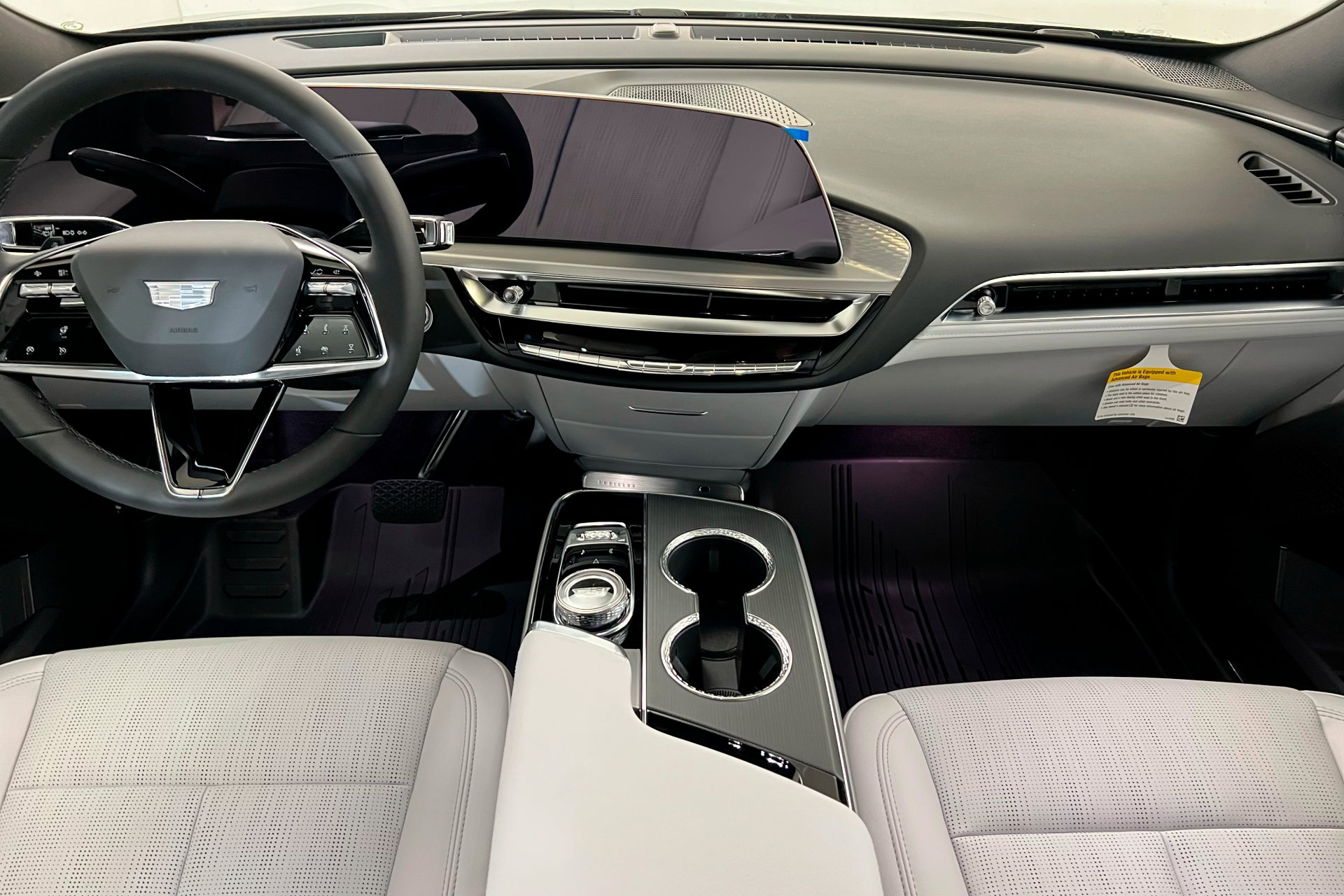 New 2025 Cadillac Lyriq Sport w/ LPO, Floor Liner Package AWD/4WD image 14
