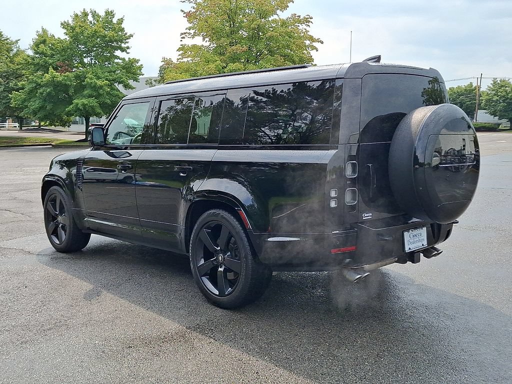 Used 2025 Land Rover Defender 130 V8 AWD/4WD image 7
