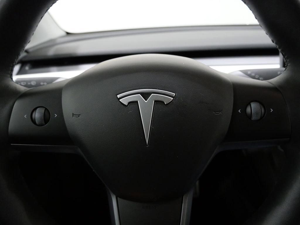 Used 2023 Tesla Model Y Performance image 15