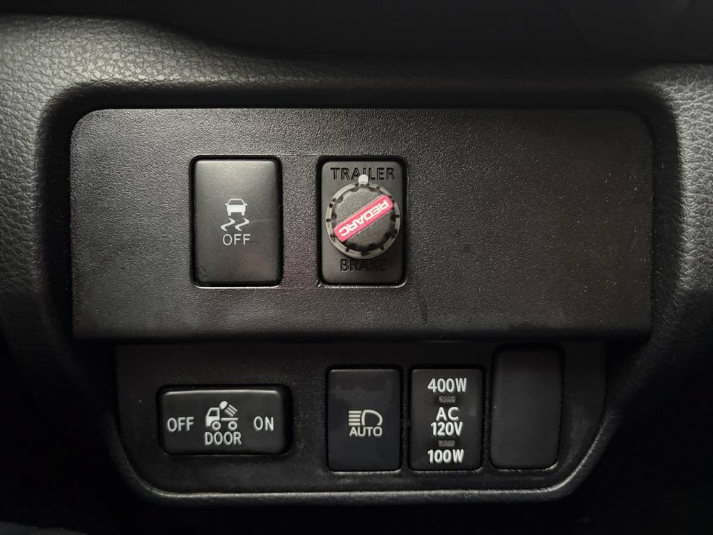 Used 2022 Toyota Tacoma TRD Off-Road w/ Technology Package AWD/4WD image 24