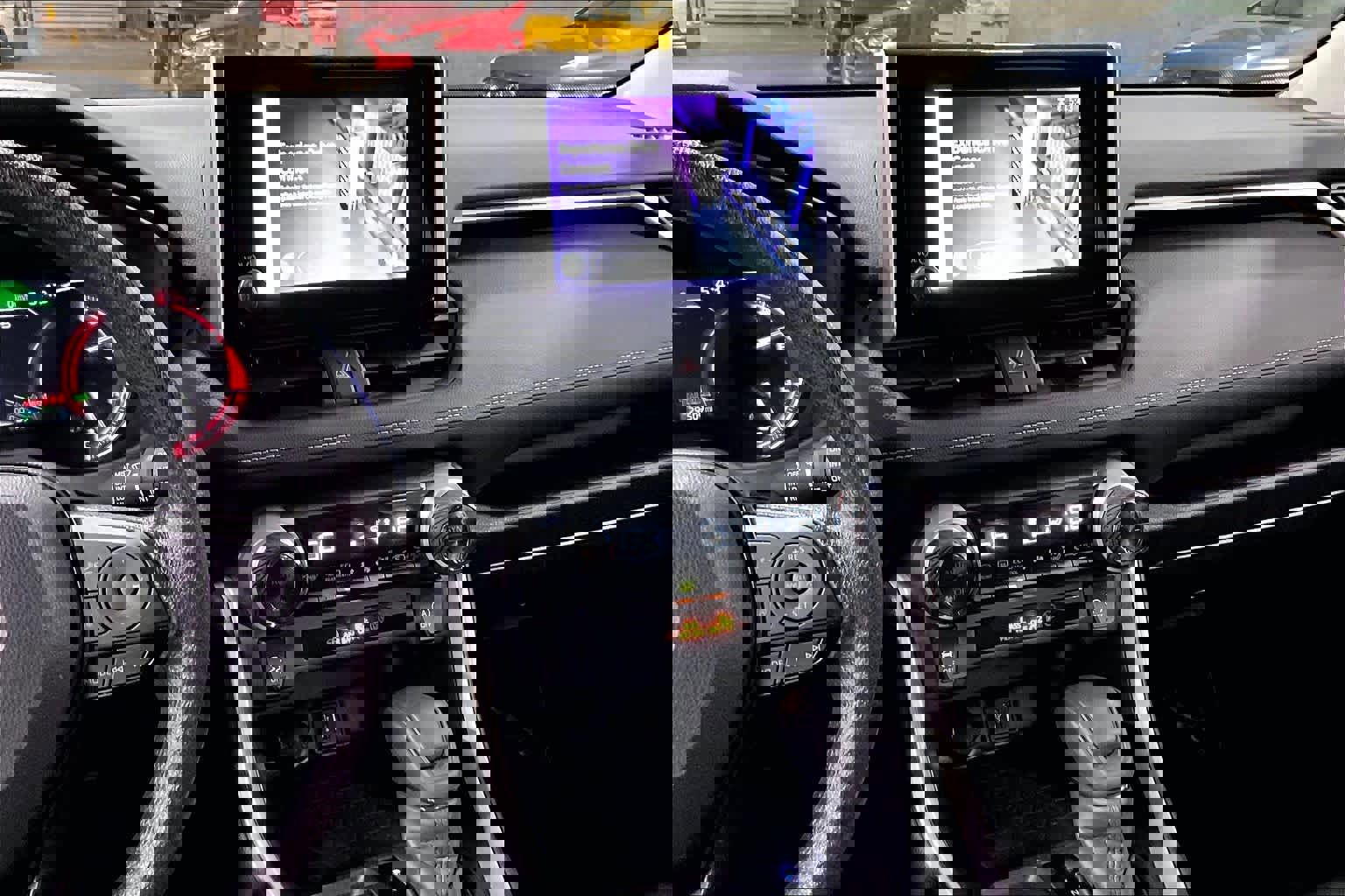 Used 2025 Toyota RAV4 XLE AWD/4WD image 7