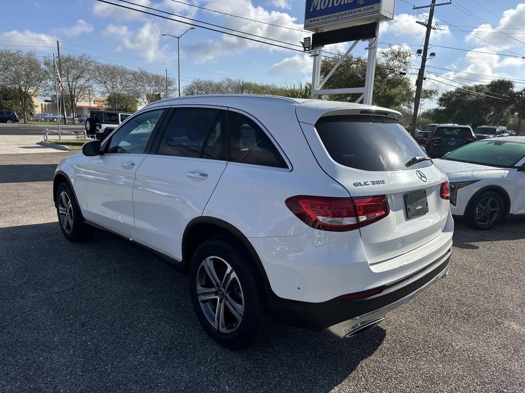 Used 2018 Mercedes-Benz GLC 300 w/ Premium Package image 6