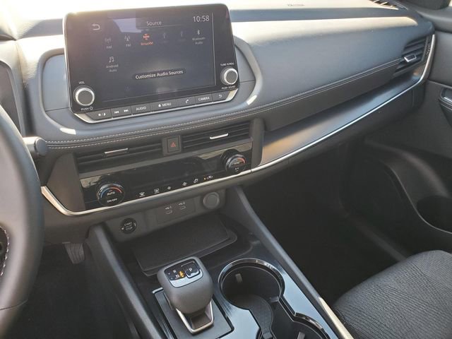 Certified 2025 Nissan Rogue SV image 22