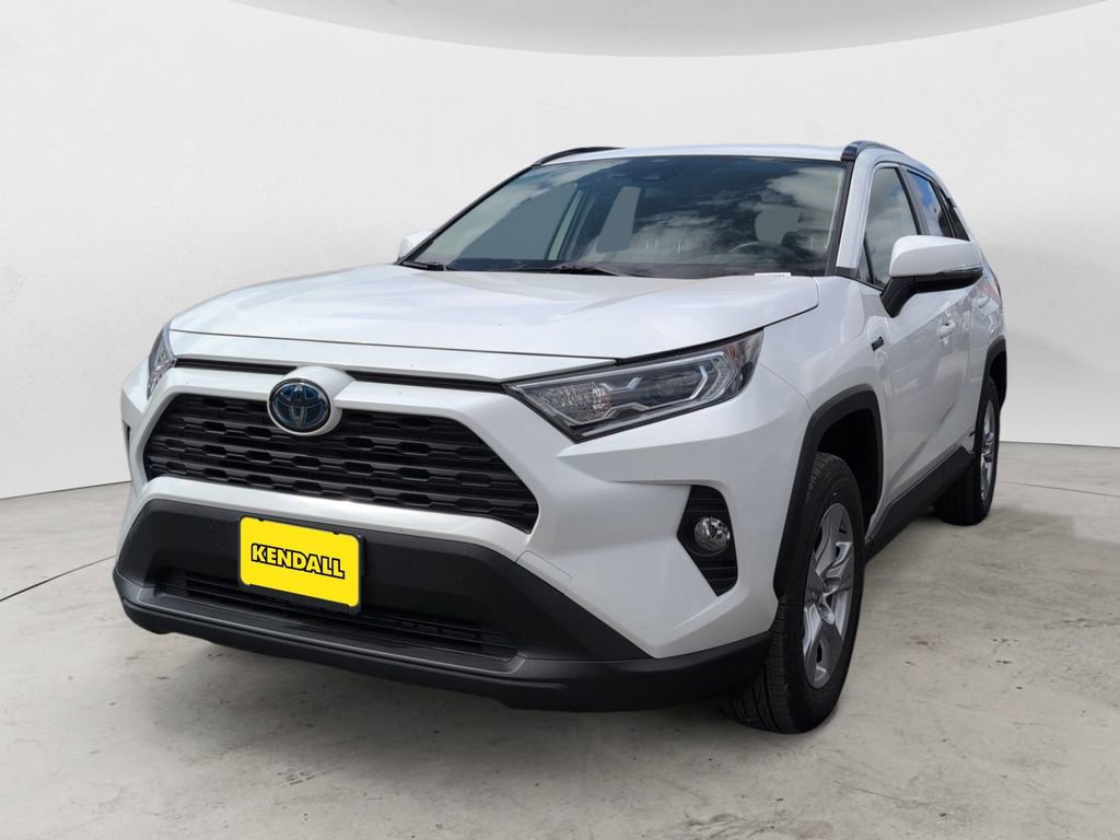 Used 2021 Toyota RAV4 XLE w/ XLE Grade Weather Package AWD/4WD image 1