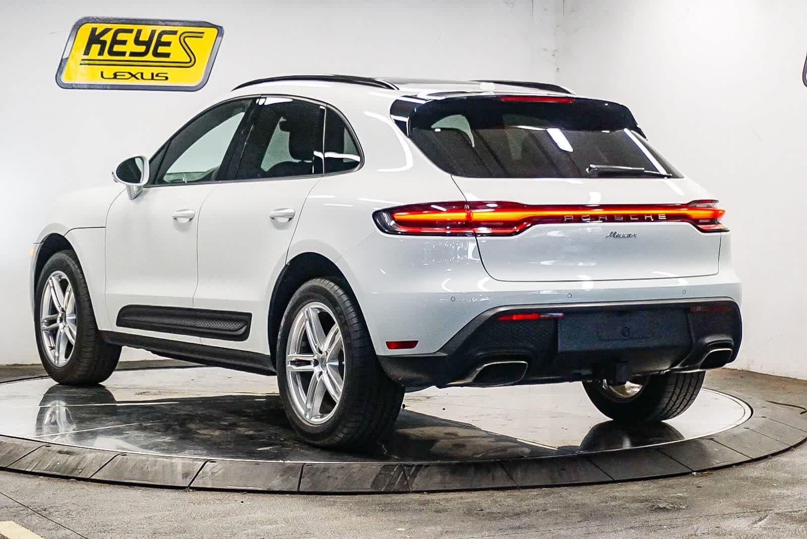Certified 2025 Porsche Macan AWD/4WD video 2