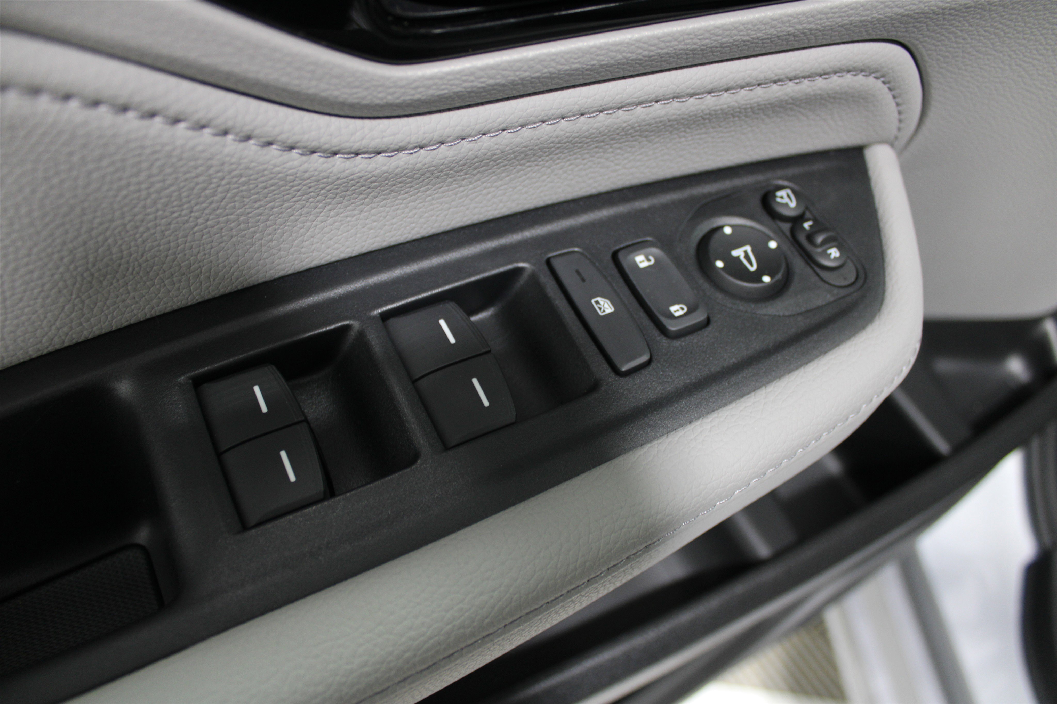 Used 2024 Honda Odyssey Elite image 7