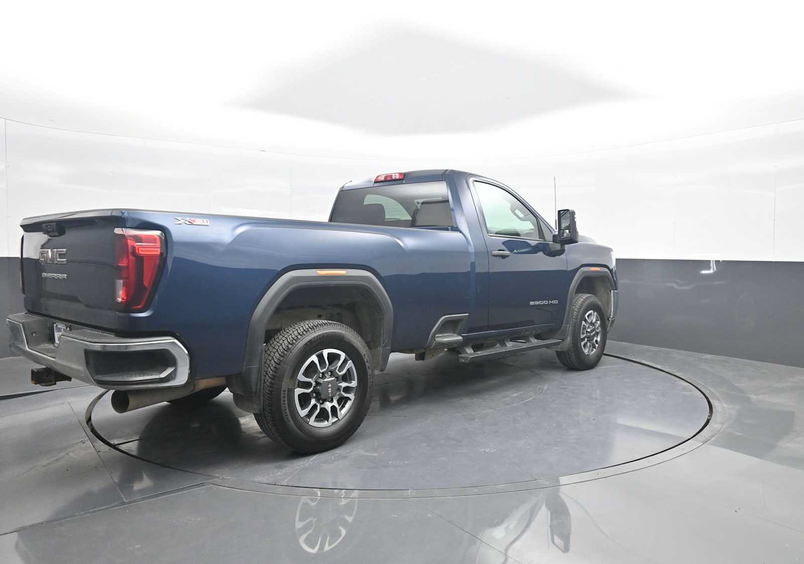Used 2023 GMC Sierra 3500 Pro w/ Convenience Package AWD/4WD image 8