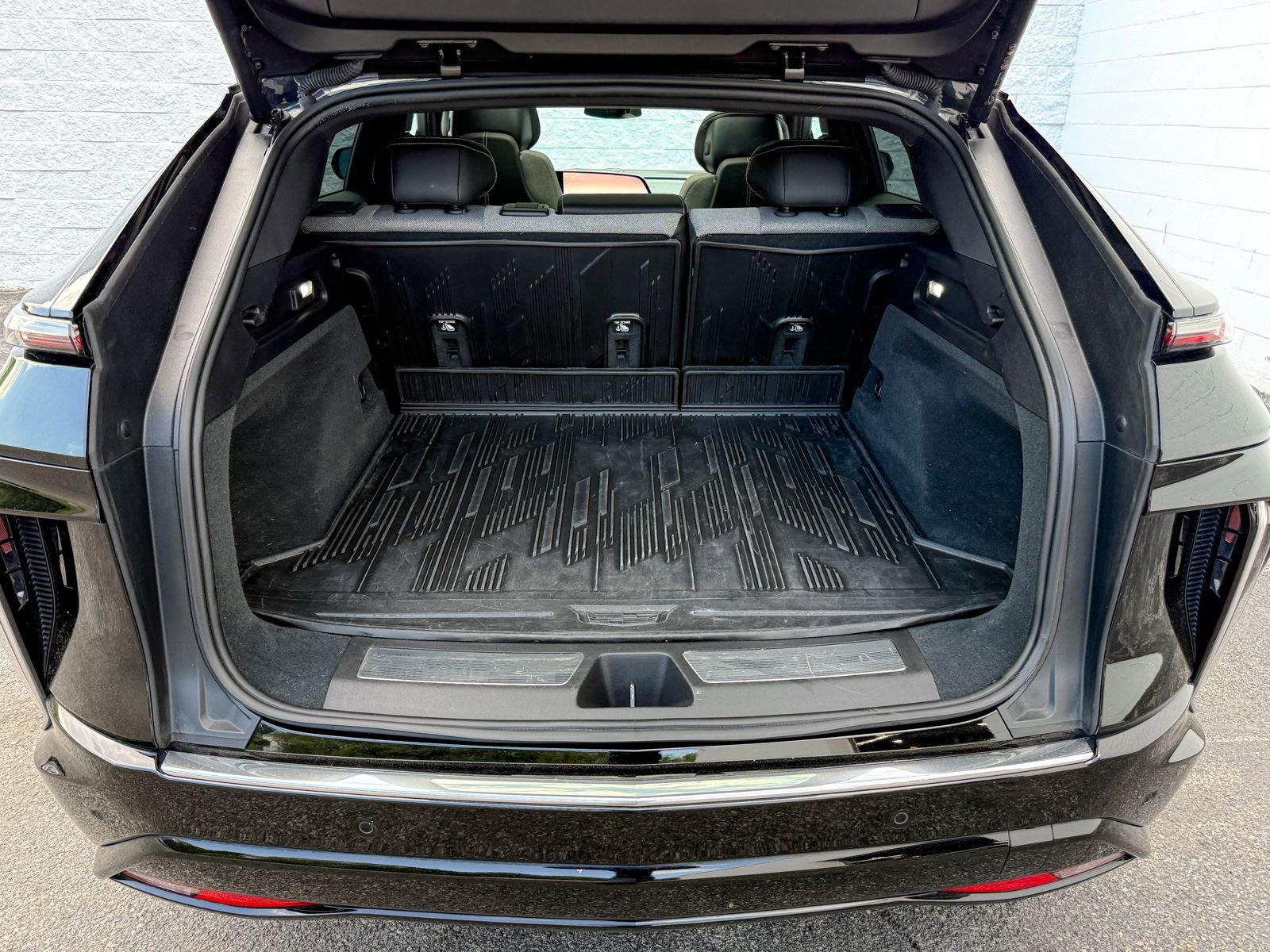 Certified 2024 Cadillac Lyriq Tech w/ LPO, Floor Liner Package AWD/4WD image 38