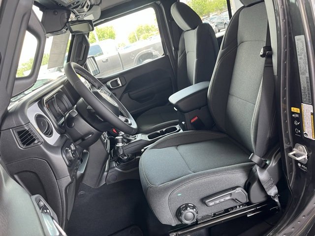 New 2025 Jeep Gladiator Sport image 17