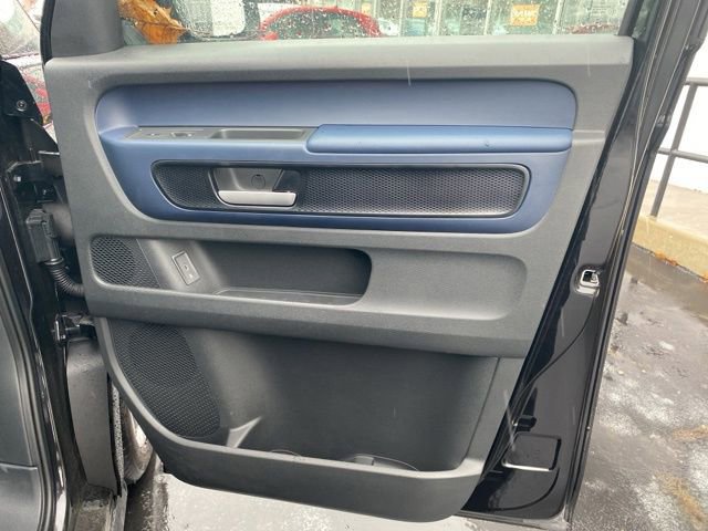 New 2025 Volkswagen ID. Buzz Pro S image 38