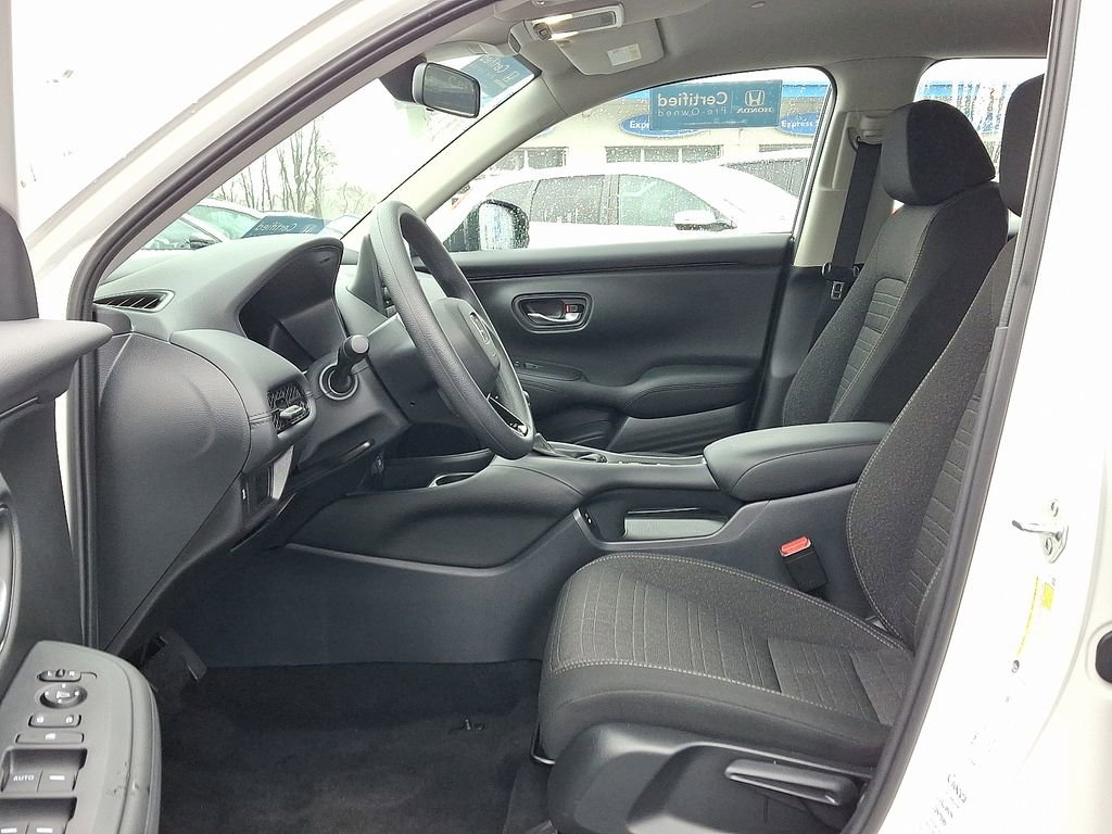 Used 2025 Honda HR-V LX image 15