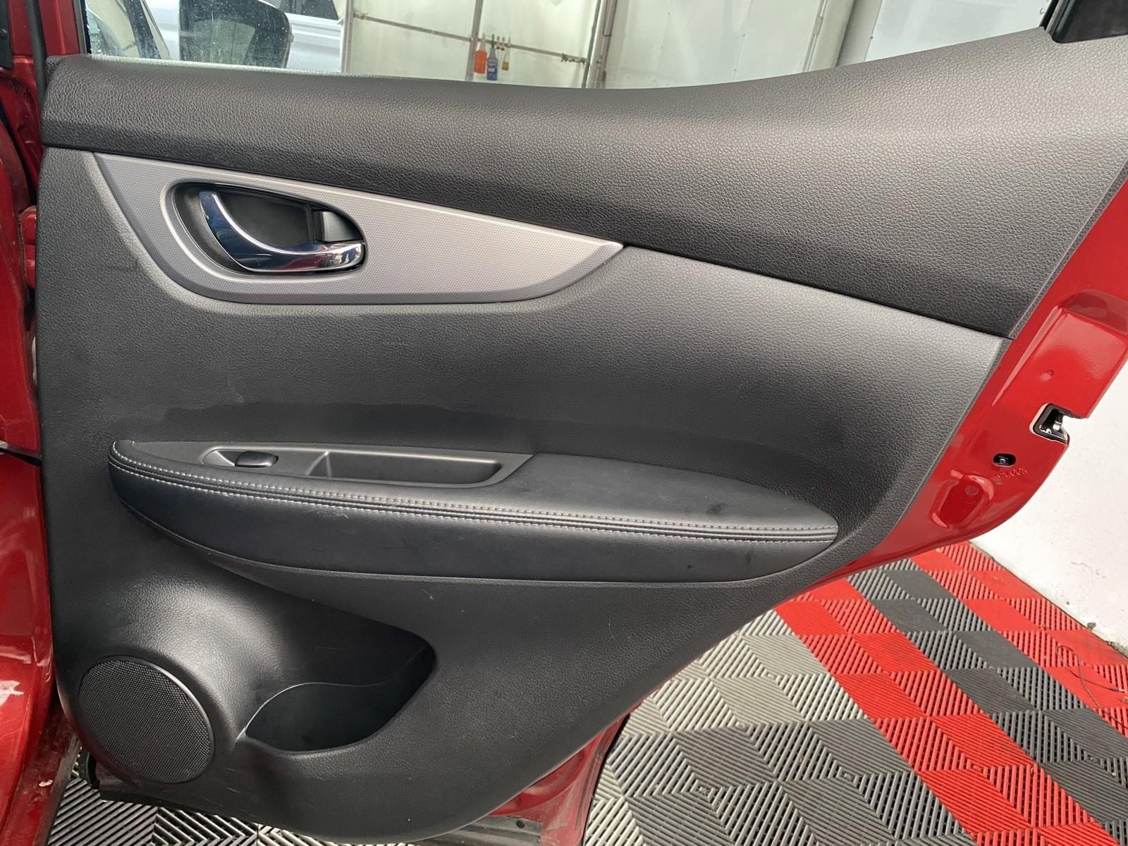 Used 2020 Nissan Rogue Sport SL image 10