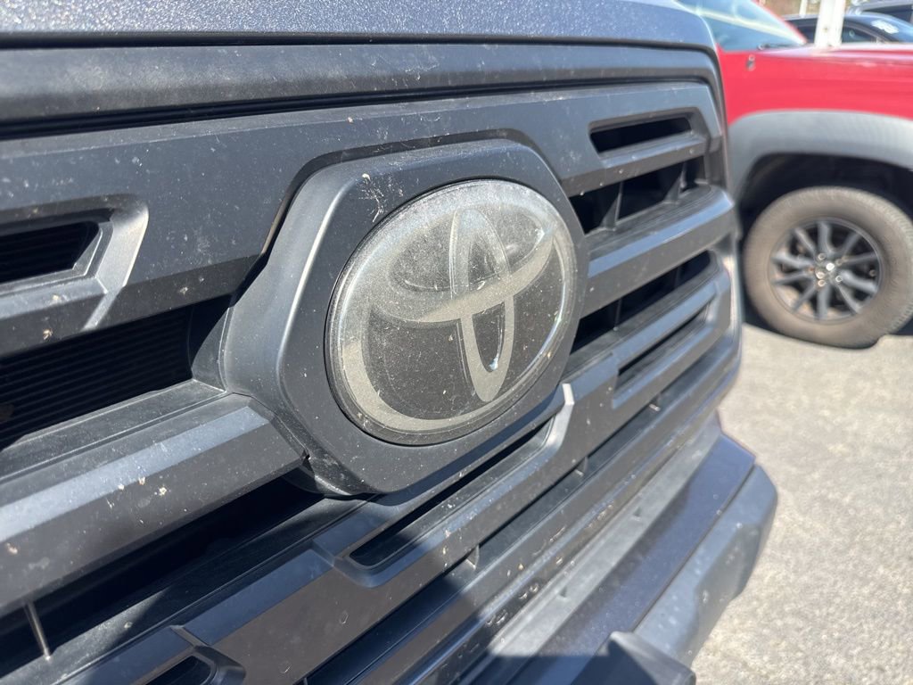 Used 2018 Toyota Tacoma SR w/ SR Convenience Package image 11