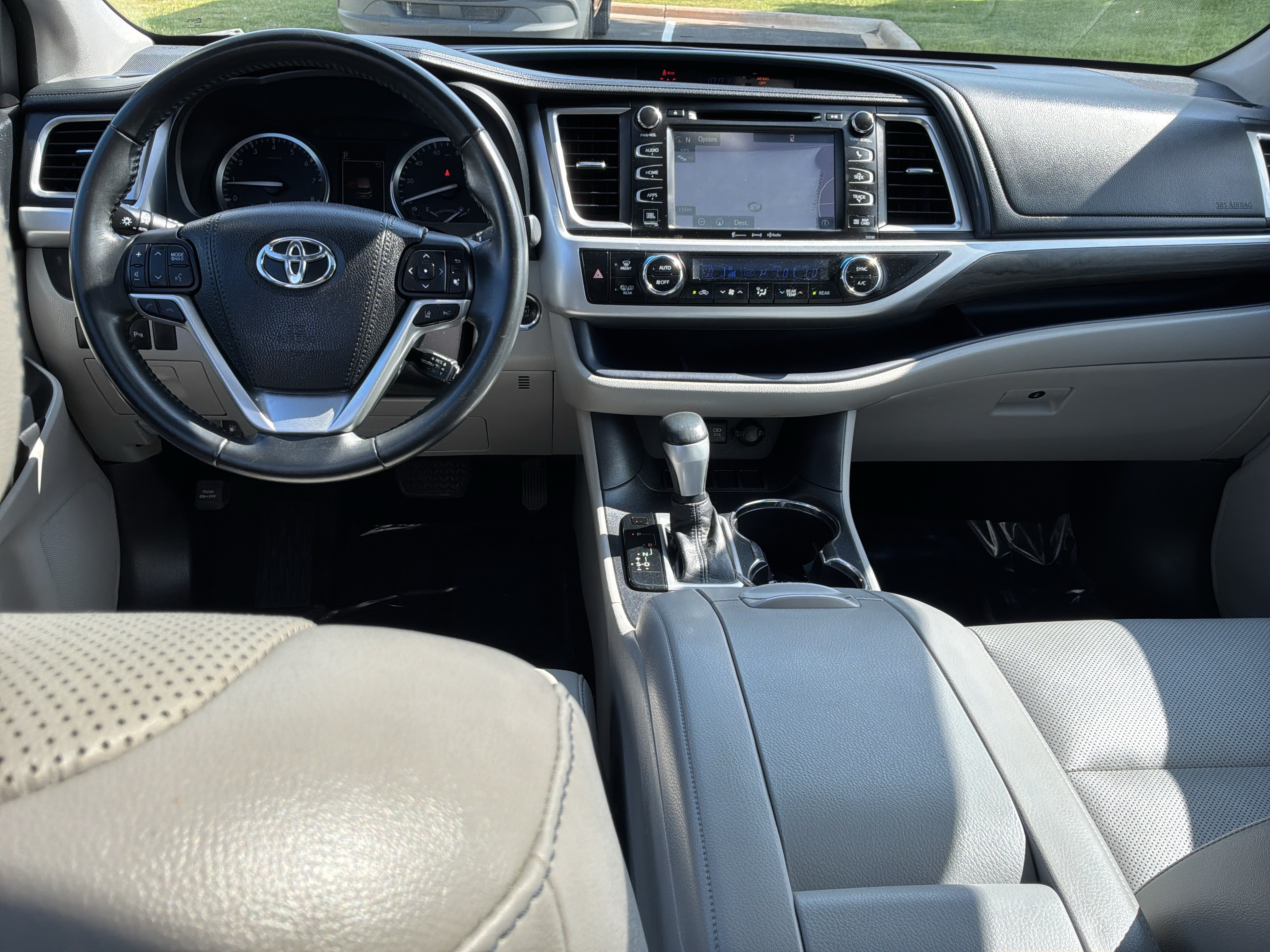 Used 2018 Toyota Highlander Limited FWD image 29