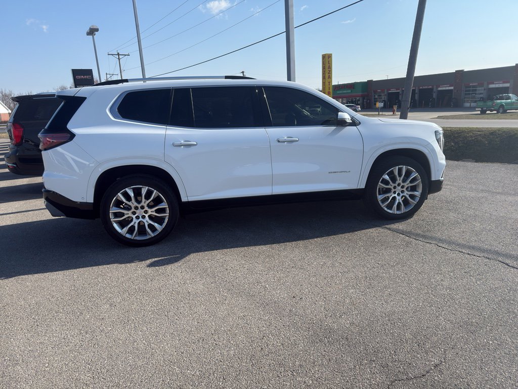 Used 2025 GMC Acadia Denali w/ Super Cruise Package FWD image 2