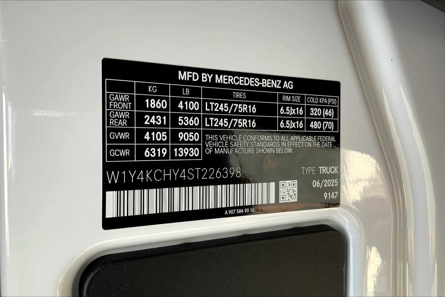 Certified 2025 Mercedes-Benz Sprinter 2500 image 26