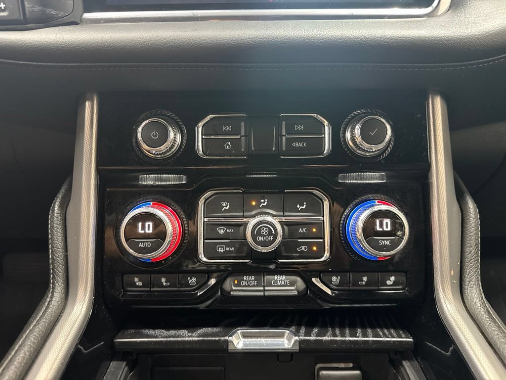 Used 2022 GMC Yukon XL Denali AWD/4WD image 29