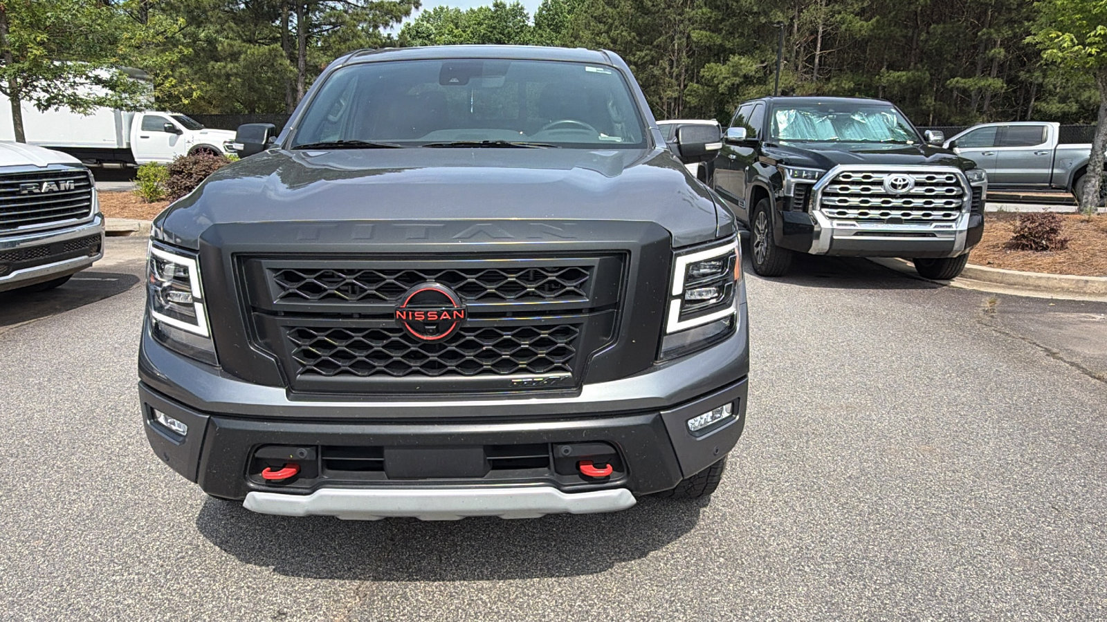 Used 2024 Nissan Titan PRO-4X w/ Pro-4x Convenience Package AWD/4WD image 3