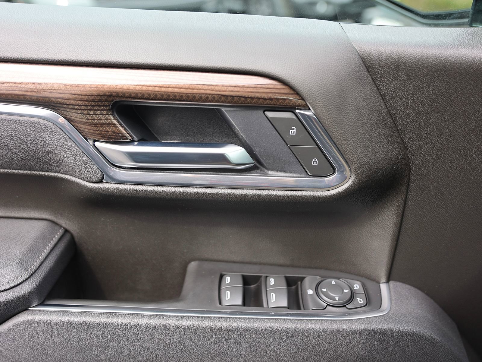 Used 2025 Chevrolet Silverado 1500 LT Trail Boss w/ Convenience Package II image 39