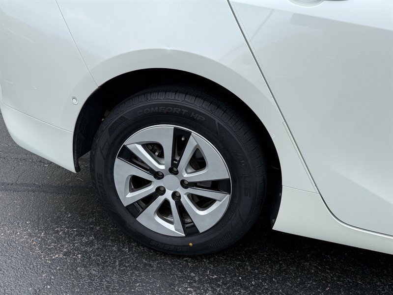 Used 2018 Toyota Prius Four FWD image 30