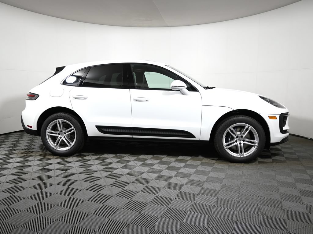Used 2026 Porsche Macan AWD/4WD image 8