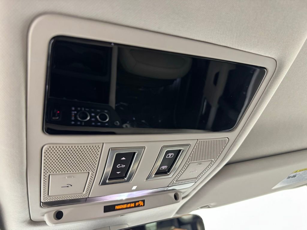 Used 2024 Land Rover Defender 130 S image 23