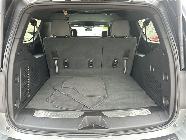 Used 2025 Chevrolet Suburban RST image 25
