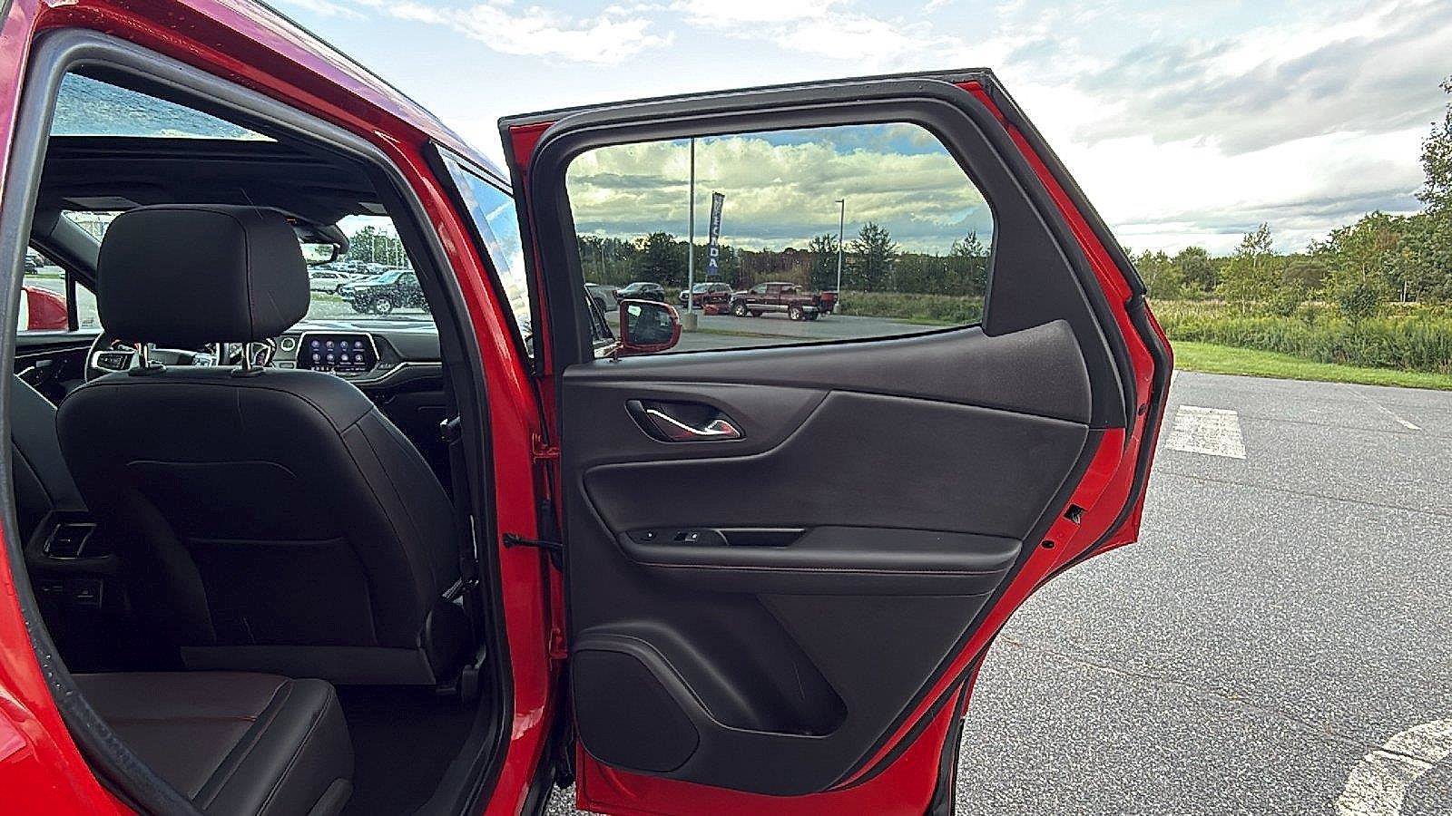 Used 2019 Chevrolet Blazer RS AWD/4WD image 18