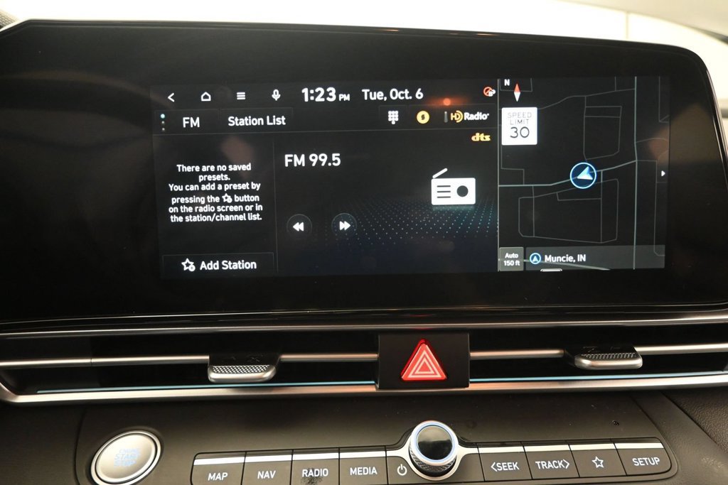 Used 2025 Hyundai Elantra Limited w/ Cargo Package FWD image 26