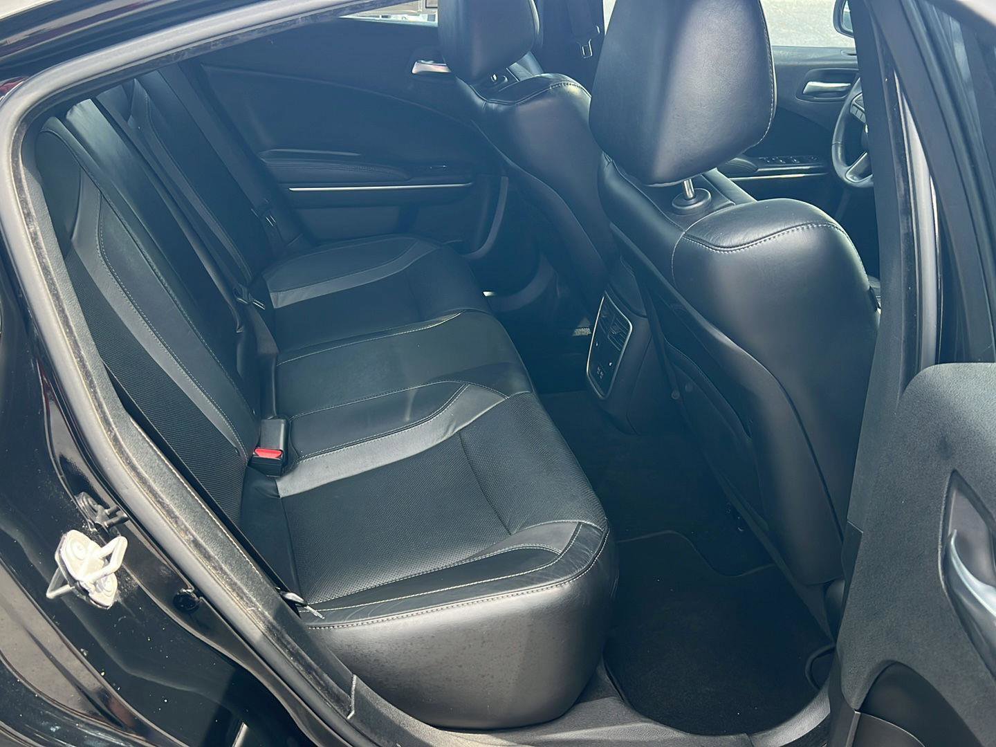 Used 2019 Dodge Charger SXT w/ Leather Interior Group image 13