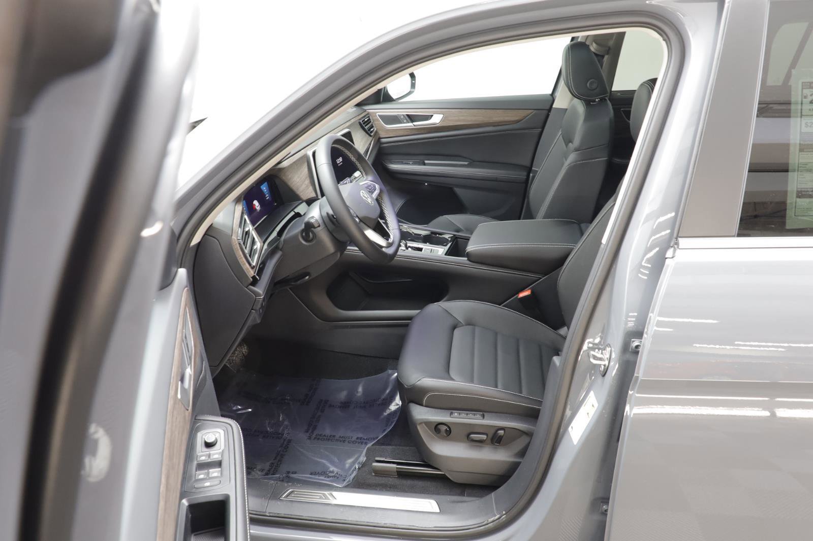 New 2026 Volkswagen Atlas SEL image 6