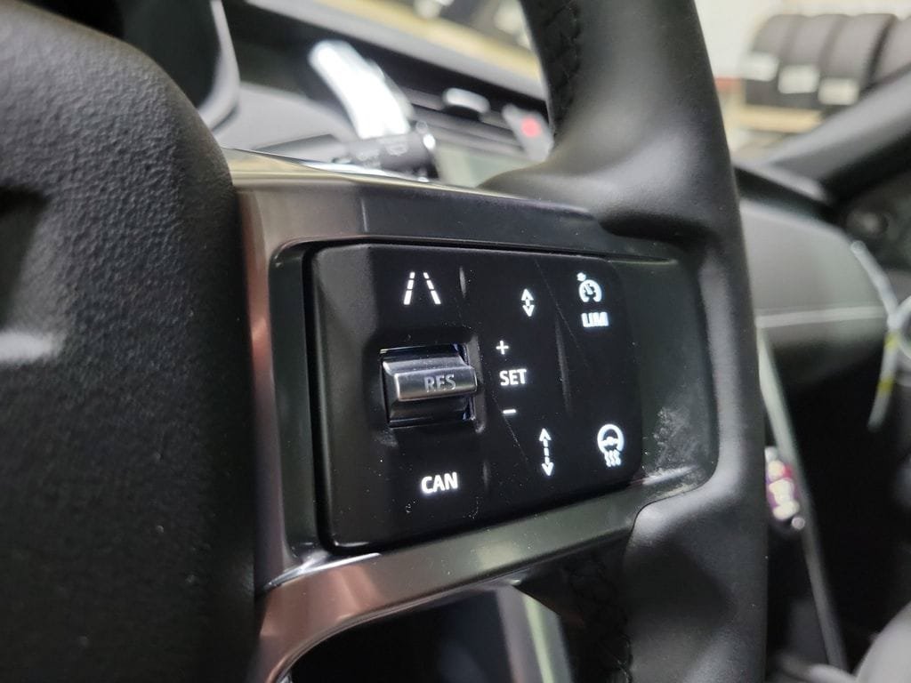 New 2026 Land Rover Discovery Limited Edition AWD/4WD image 16