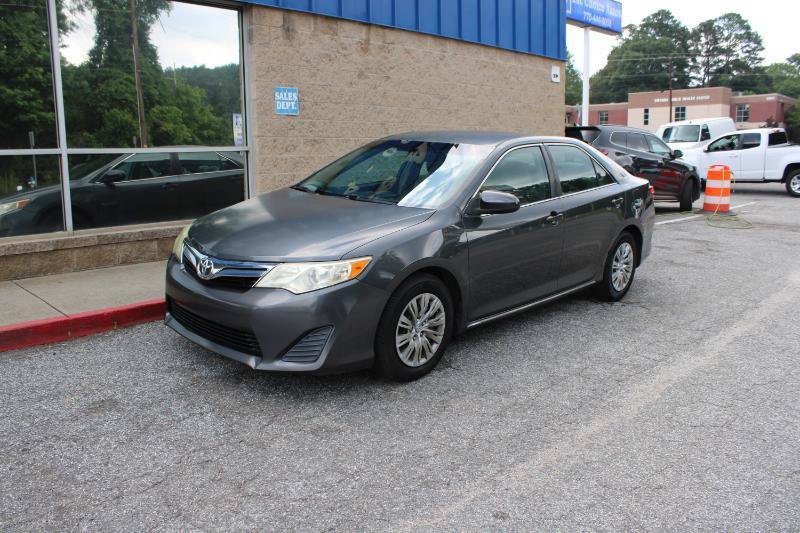 Used 2012 Toyota Camry LE FWD image 2