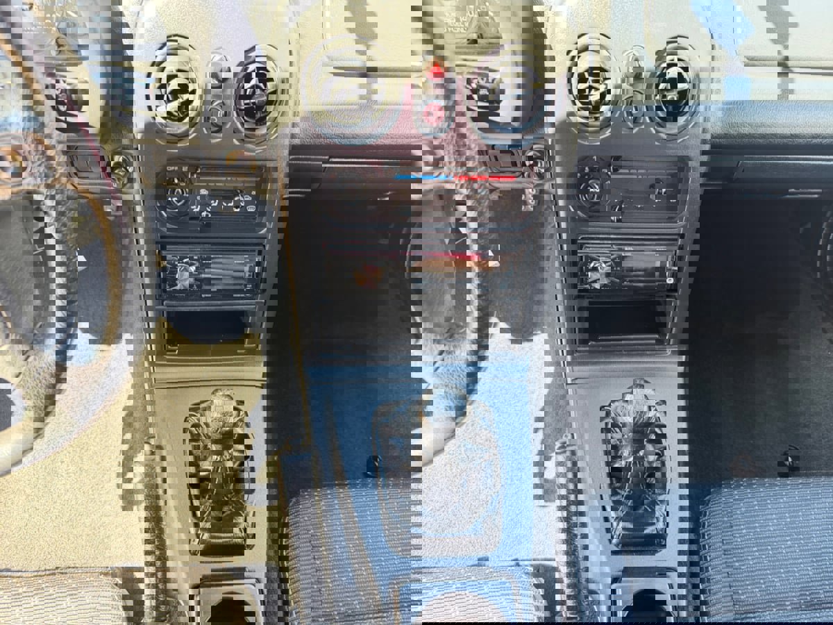 Used 1996 MAZDA MX-5 Miata image 14