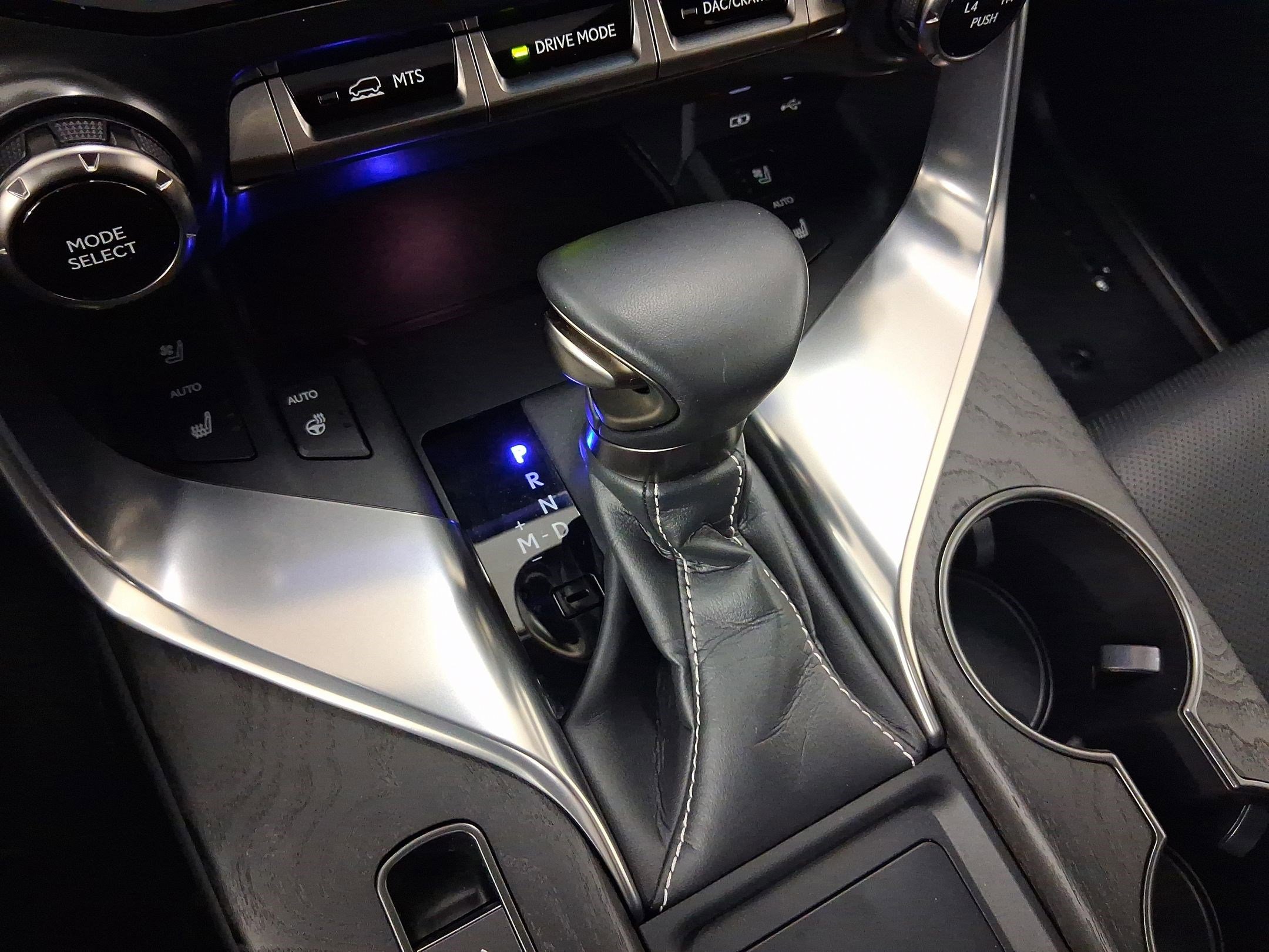 Certified 2025 Lexus LX 600 4WD w/ Luxury Package image 16