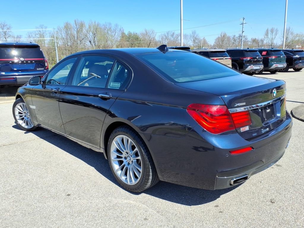 Used 2015 BMW 750Li xDrive AWD/4WD image 18