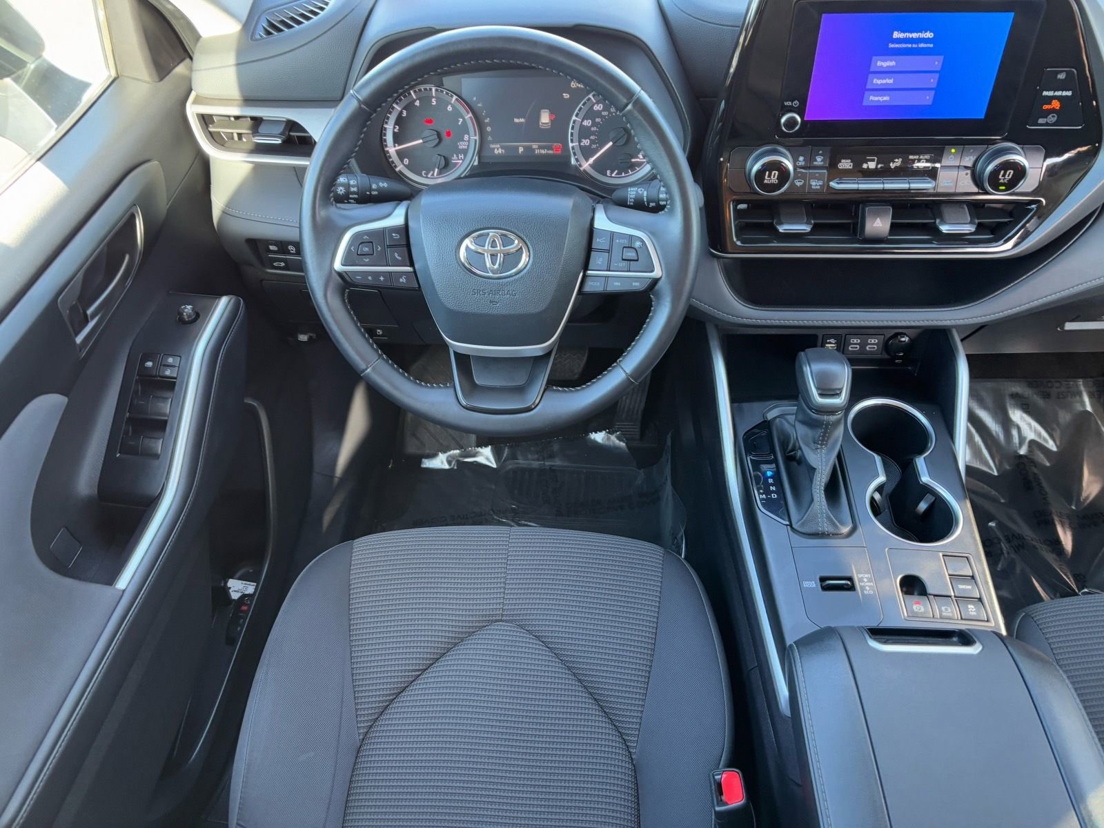 Certified 2025 Toyota Highlander LE image 17