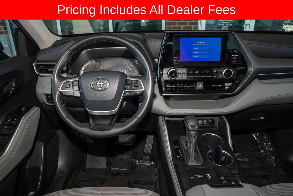 Used 2023 Toyota Highlander LE FWD image 7
