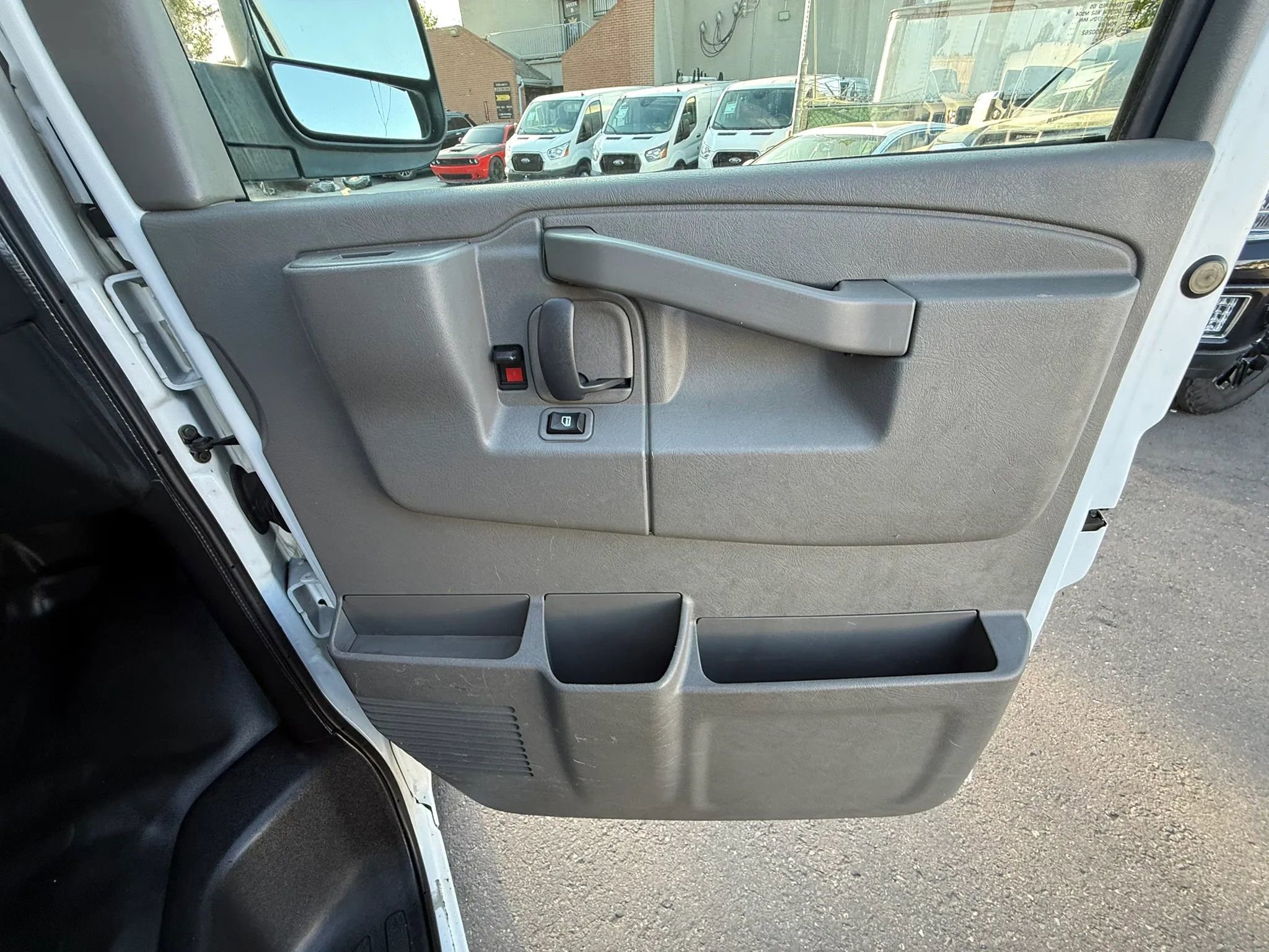 Used 2018 Chevrolet Express 3500 Extended w/ Driver Convenience Package RWD image 24