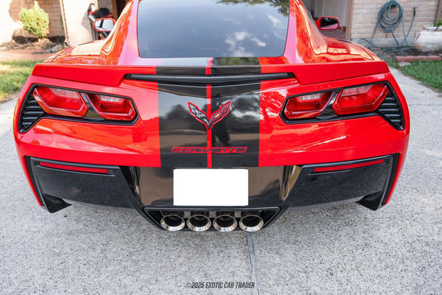 Used 2019 Chevrolet Corvette Stingray Coupe w/ Carbon Flash Badge Package image 92