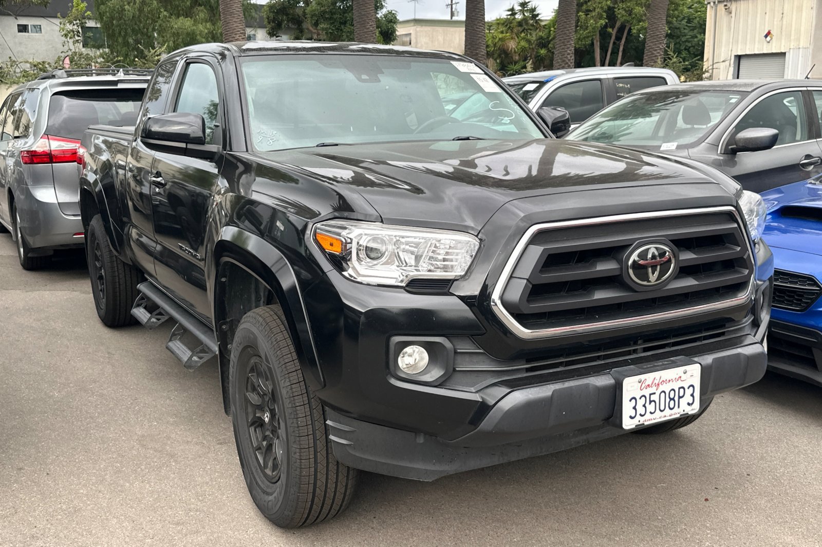 Certified 2022 Toyota Tacoma SR5 AWD/4WD image 2