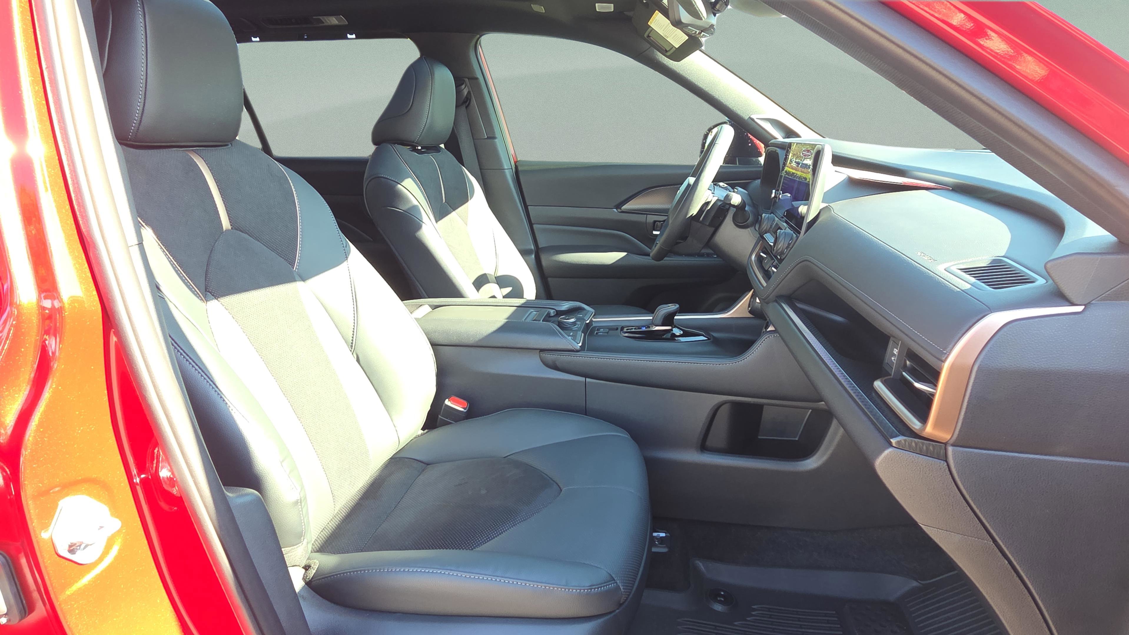 Used 2025 Toyota Grand Highlander AWD Hybrid image 18