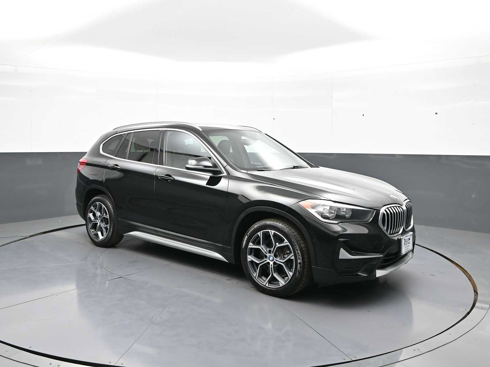 Used 2022 BMW X1 xDrive28i w/ Convenience Package AWD/4WD image 3