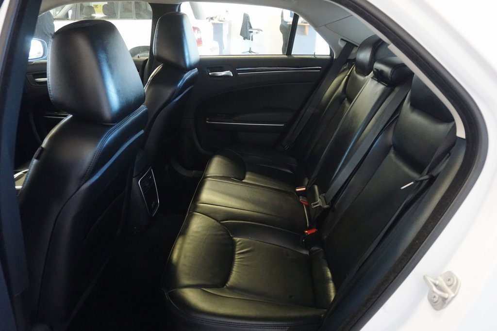 Used 2023 Chrysler 300 Touring L image 20