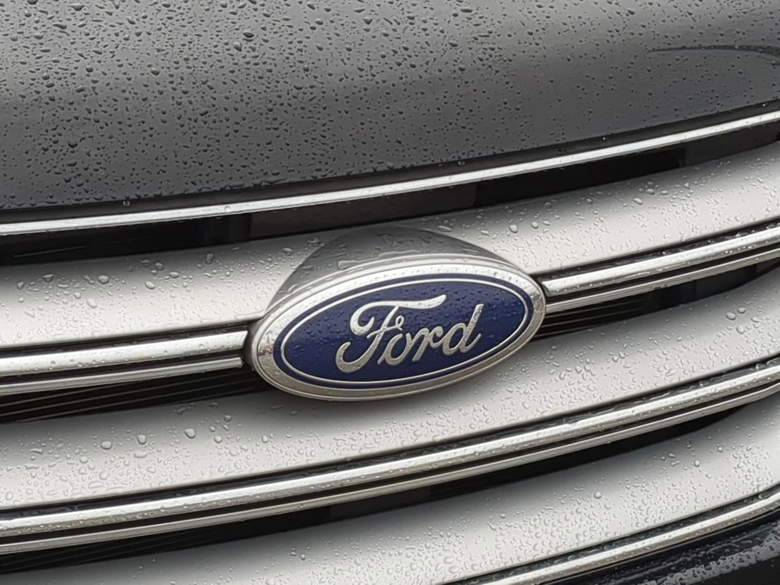 Used 2017 Ford Edge Titanium w/ Equipment Group 301A image 16