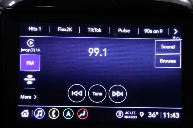 Used 2023 Chevrolet Traverse RS image 34